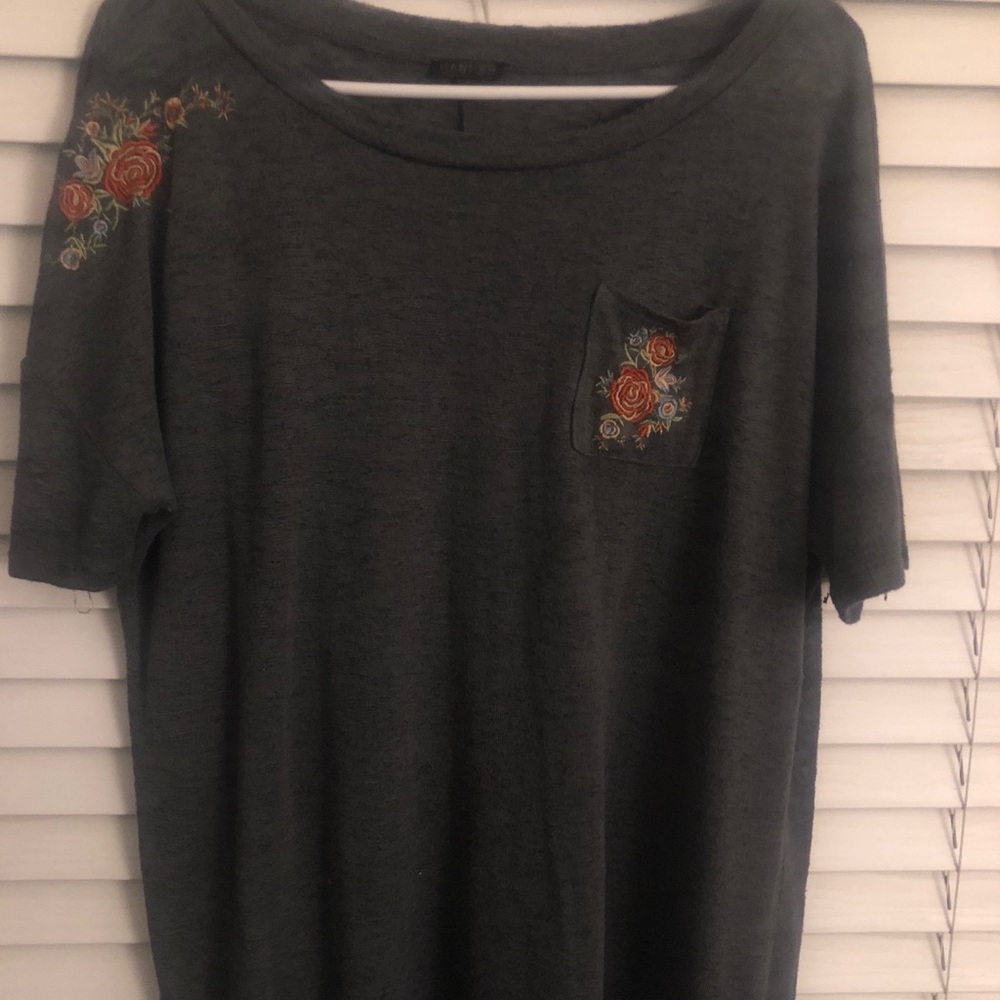Zhara embroidered tee